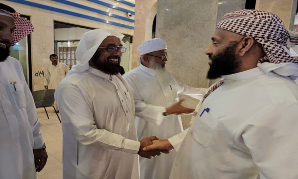 معالي وزير الأوقاف والإرشاد اليمني يستقبل رئيس الجالية اليمنية في المدينة المنورة 2022 2 الشيخ محمد بن عيضة شبيبة