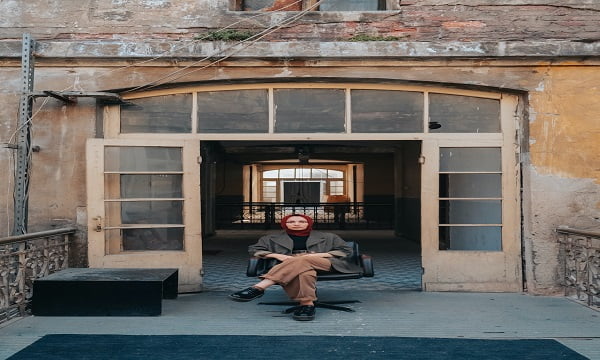 تعلم قواعد القوة والغموض 8 تصرف كالملوك تعامل كالملوك